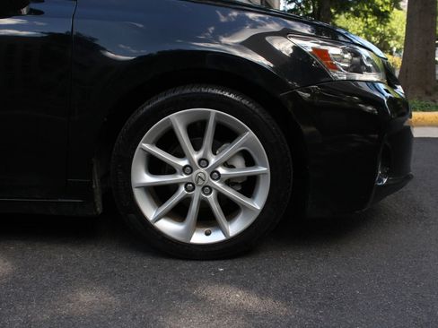 Used 2011 Lexus CT 200h Premium w/ Leather Pkg FWD image 3