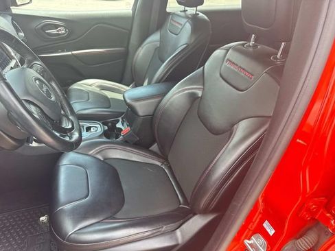 Used 2021 Jeep Cherokee Trailhawk AWD/4WD image 27
