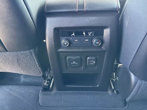 Used 2023 Chevrolet Traverse RS AWD/4WD image 25