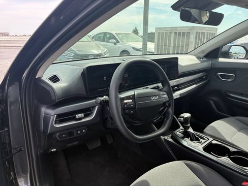Used 2025 Kia K4 FWD image 33