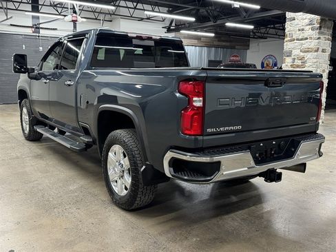 Used 2020 Chevrolet Silverado 2500 LTZ w/ LTZ Premium Package image 10
