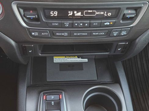 Used 2022 Honda Pilot TrailSport image 18