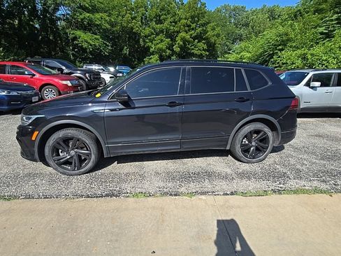 Used 2023 Volkswagen Tiguan SE R-Line FWD image 3