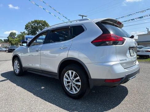 Used 2017 Nissan Rogue SV w/ SV Premium Package AWD/4WD image 5