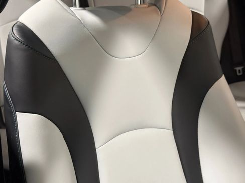 Used 2017 Toyota Prius Four w/ Premium Convenience Package image 47