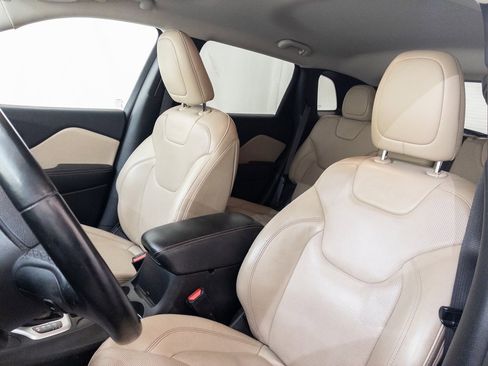 Used 2016 Jeep Cherokee Limited w/ Luxury Group image 10