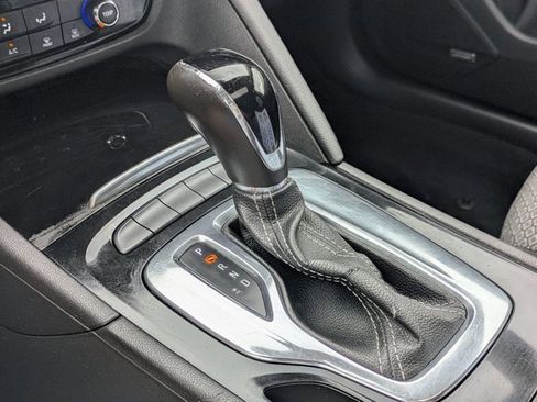 Used 2018 Buick Regal Preferred w/ Sights and Sounds Package FWD image 15