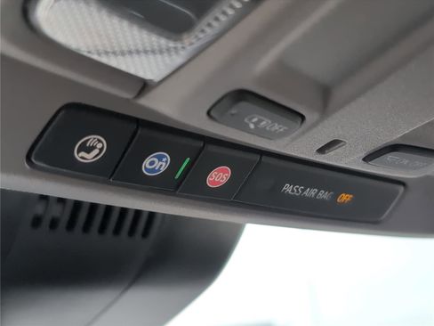 Used 2024 GMC Sierra 1500 SLT w/ SLT Premium Package image 9