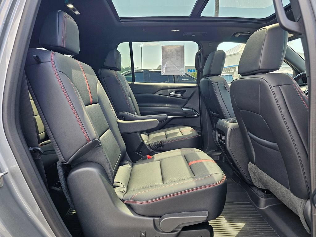 Used 2026 Chevrolet Traverse RS w/ LPO, Floor Liner Package AWD/4WD image 12