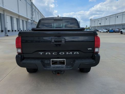 Used 2019 Toyota Tacoma TRD Sport AWD/4WD image 6