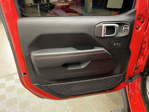 Used 2020 Jeep Gladiator Rubicon w/ Safety Group image 12