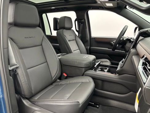 New 2026 GMC Yukon XL Denali w/ Denali Reserve Package image 40