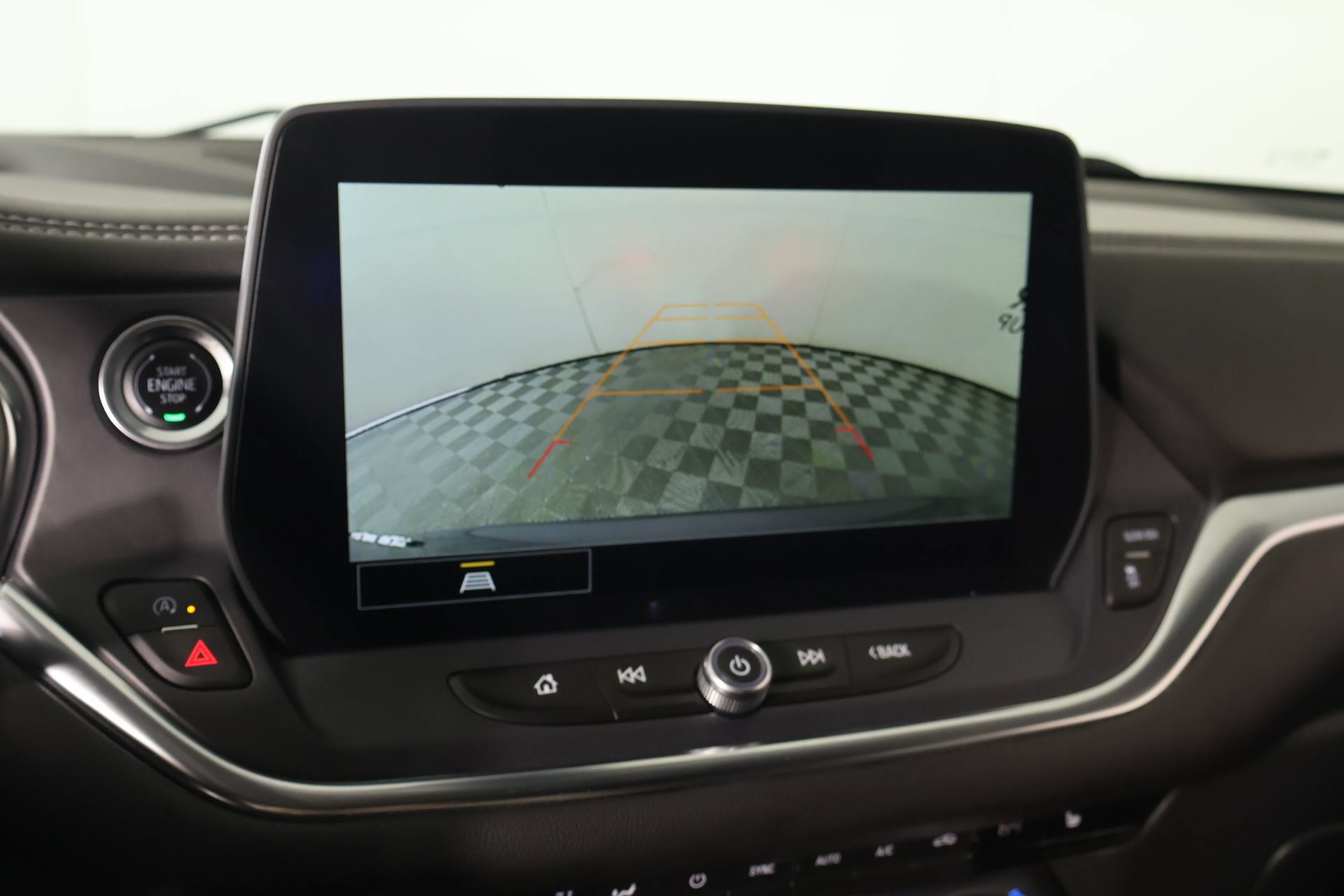 Used 2025 Chevrolet Blazer LT FWD image 6