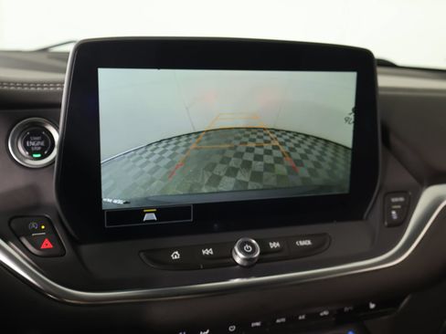 Used 2025 Chevrolet Blazer LT FWD image 6