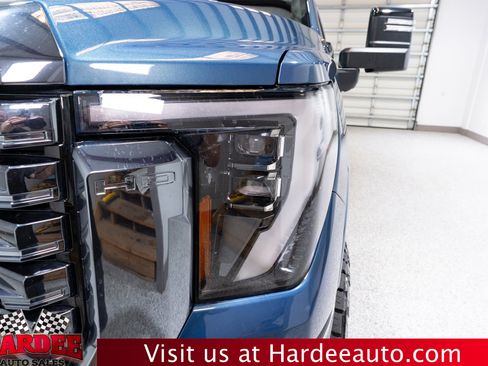 Used 2024 GMC Sierra 3500 Denali Ultimate AWD/4WD image 8