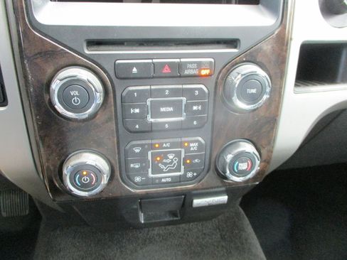 Used 2014 Ford F150 XLT w/ Equipment Group 302A Luxury AWD/4WD image 17