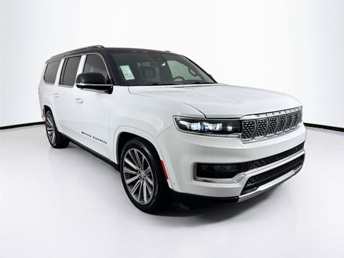Used 2023 Jeep Grand Wagoneer L Series II AWD/4WD image 10