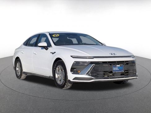 Certified 2025 Hyundai Sonata SE image 1