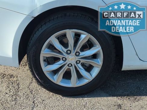 Used 2024 Chevrolet Malibu LT FWD image 3