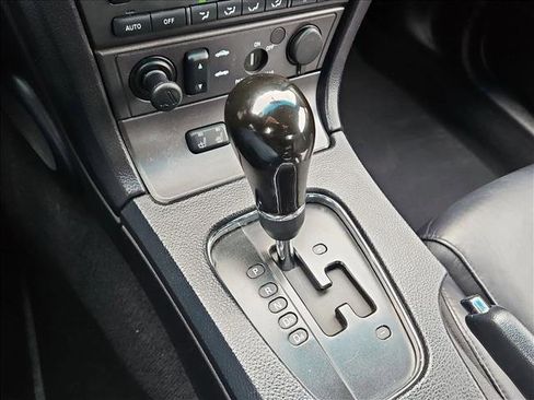 Used 2003 Ford Thunderbird image 12