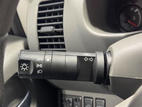 Used 2018 Nissan Frontier SV image 32