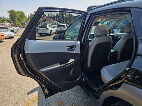 Used 2021 Hyundai Kona Limited AWD/4WD image 15