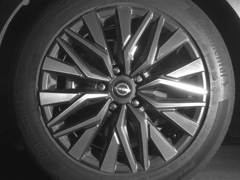 Used 2025 Nissan Altima 2.5 SV FWD image 12