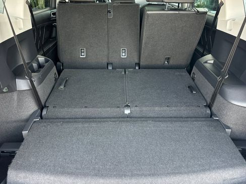 Certified 2022 Volkswagen Tiguan SE w/ Panoramic Sunroof Package image 17