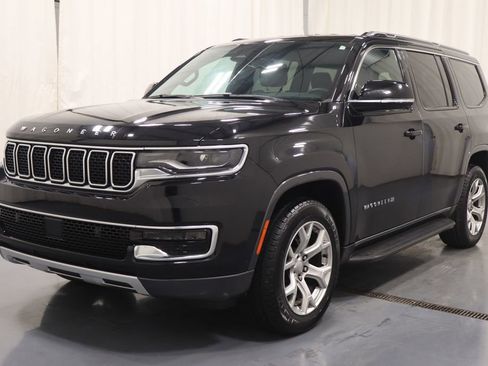 Used 2022 Jeep Wagoneer Series II AWD/4WD image 6