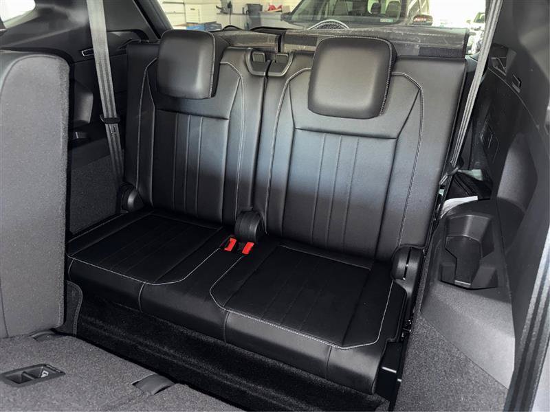 Used 2023 Volkswagen Tiguan SE R-Line FWD image 36