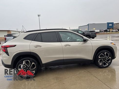 New 2026 Chevrolet Trax RS w/ Sunroof Package image 4