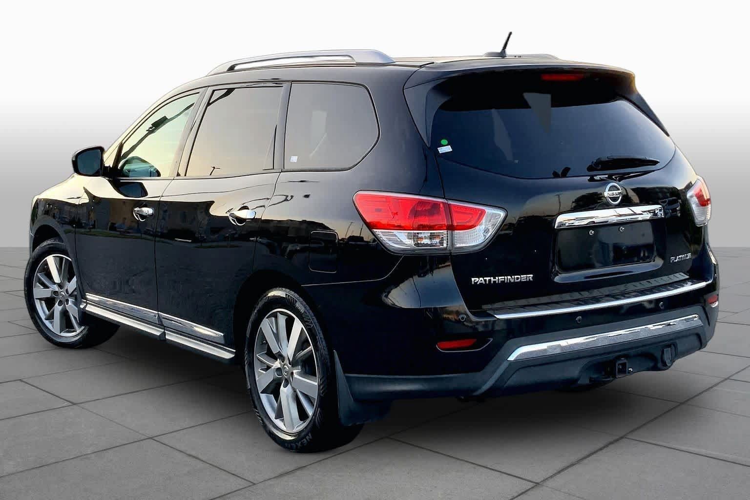 Used 2015 Nissan Pathfinder Platinum w/ Cargo Package FWD image 11