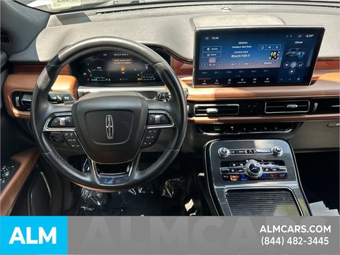 Used 2023 Lincoln Nautilus Reserve w/ Luxury Package AWD/4WD image 26
