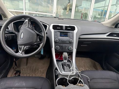 Used 2014 Ford Fusion SE FWD image 5