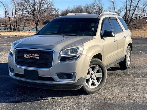 Used 2013 GMC Acadia SLE image 2