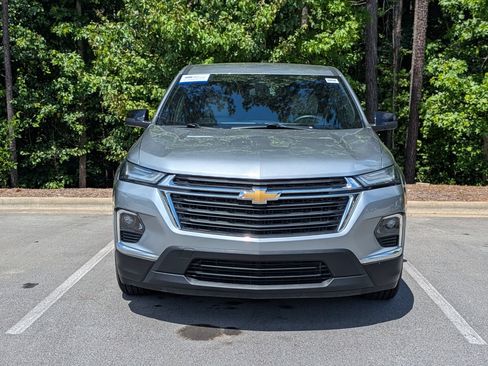 Used 2023 Chevrolet Traverse LS FWD image 7