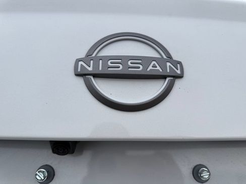 New 2025 Nissan Versa SV w/ Trunk Package FWD image 17