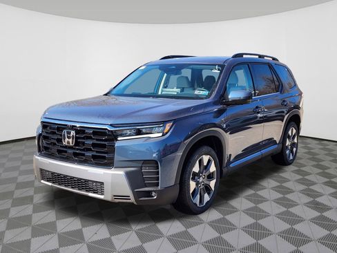 New 2026 Honda Pilot Touring image 2