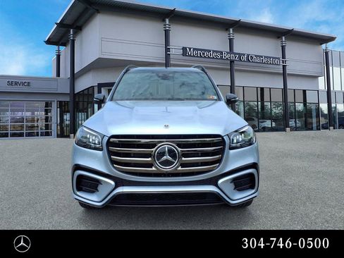 Used 2025 Mercedes-Benz GLS 580 4MATIC image 8