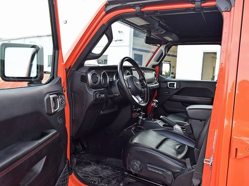 Used 2018 Jeep Wrangler Unlimited Rubicon w/ Dual Top Group image 23