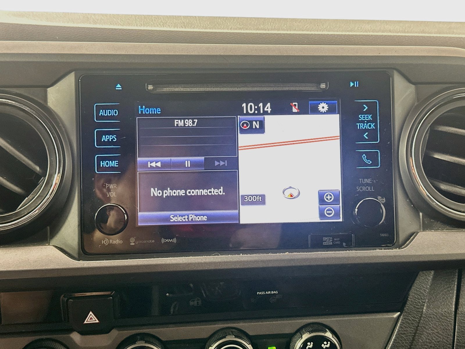 Used 2018 Toyota Tacoma TRD Sport AWD/4WD image 15