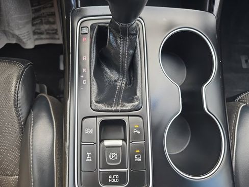 Used 2019 Kia Sorento SX image 38