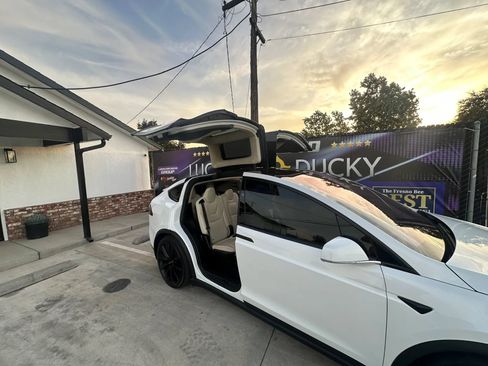Used 2018 Tesla Model X 75D AWD/4WD image 52