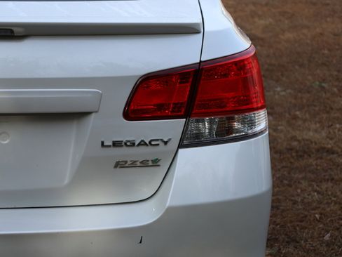 Used 2011 Subaru Legacy 2.5i Premium image 25