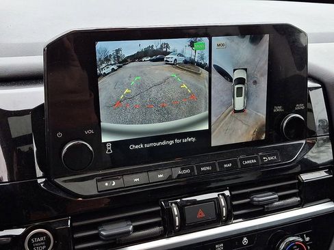 Used 2024 Nissan Pathfinder Platinum w/ Cargo Package image 20