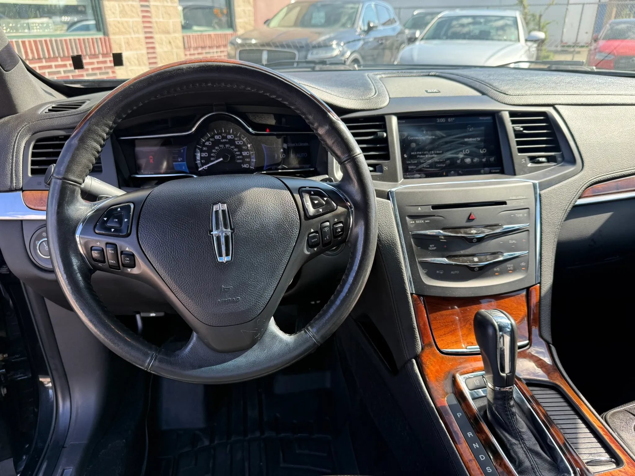 Used 2013 Lincoln MKS AWD image 19