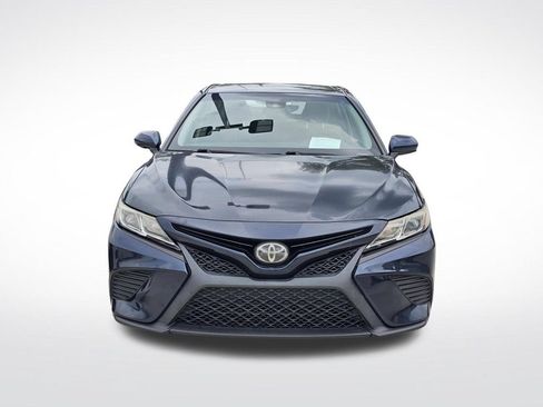 Used 2018 Toyota Camry SE FWD image 3