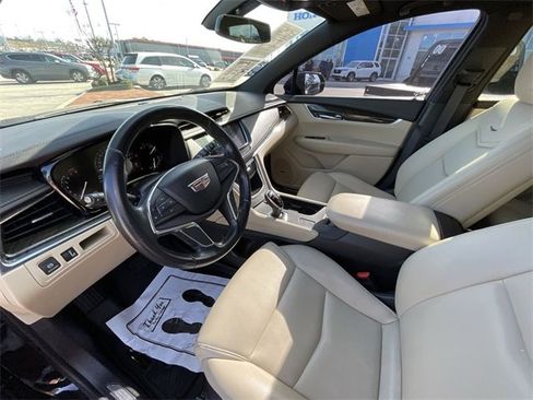 Used 2019 Cadillac XT5 FWD image 14