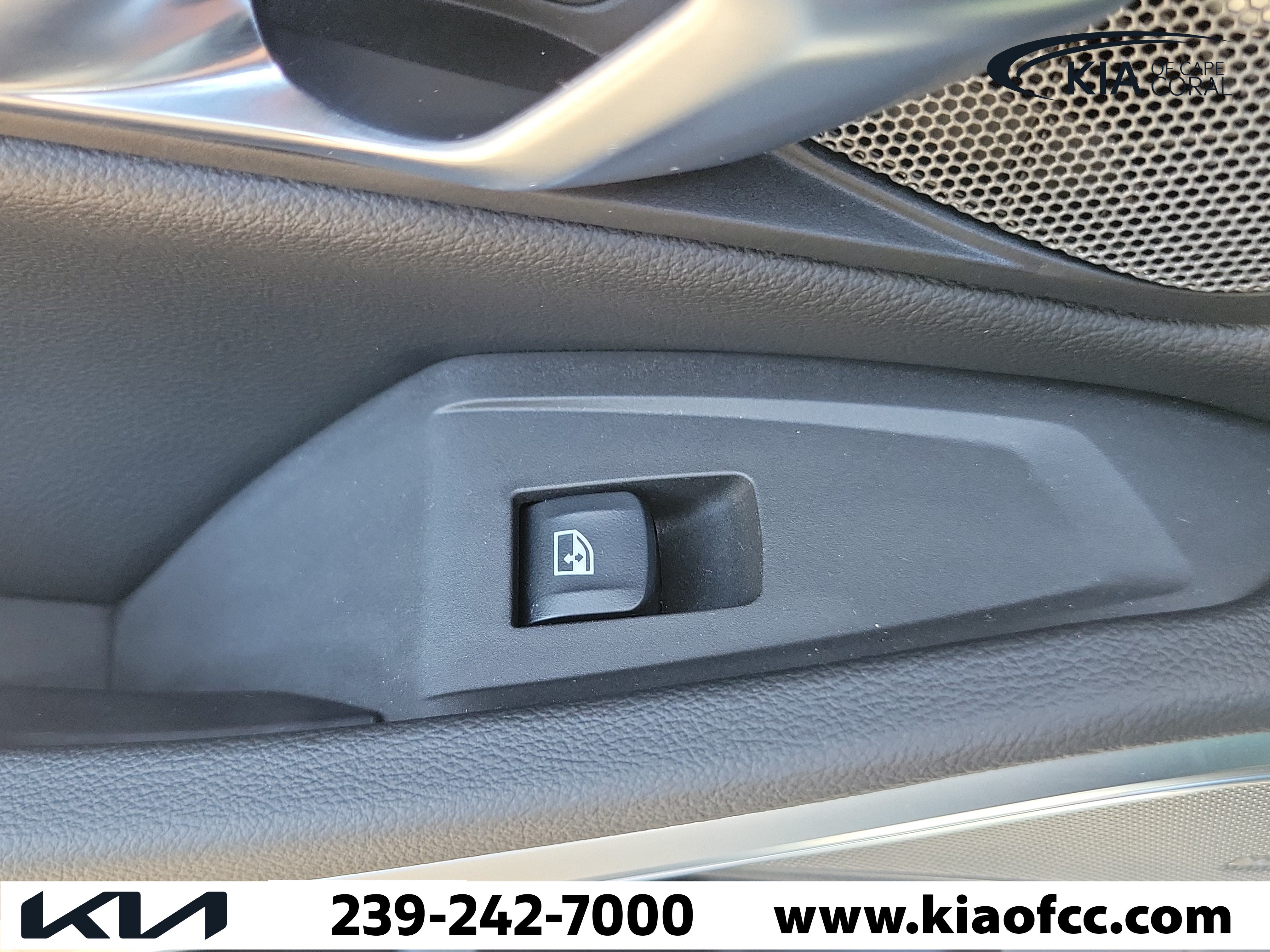 Used 2023 BMW M340i RWD image 15