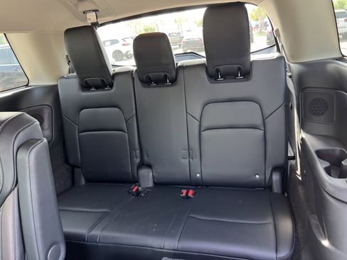 Used 2023 Nissan Pathfinder Platinum FWD image 32